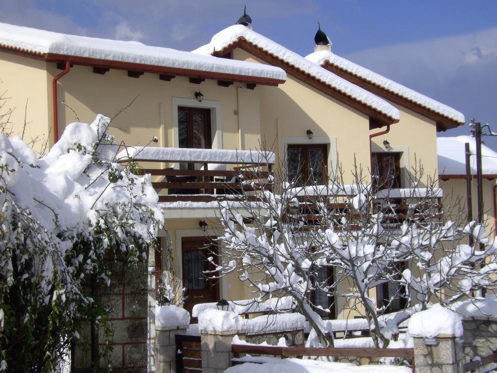 Dryas Guesthouse Polydrossos Bagian luar foto