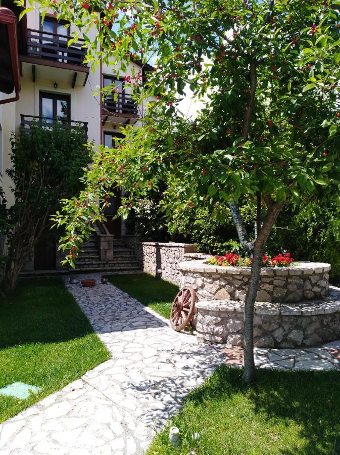 Dryas Guesthouse Polydrossos Bagian luar foto