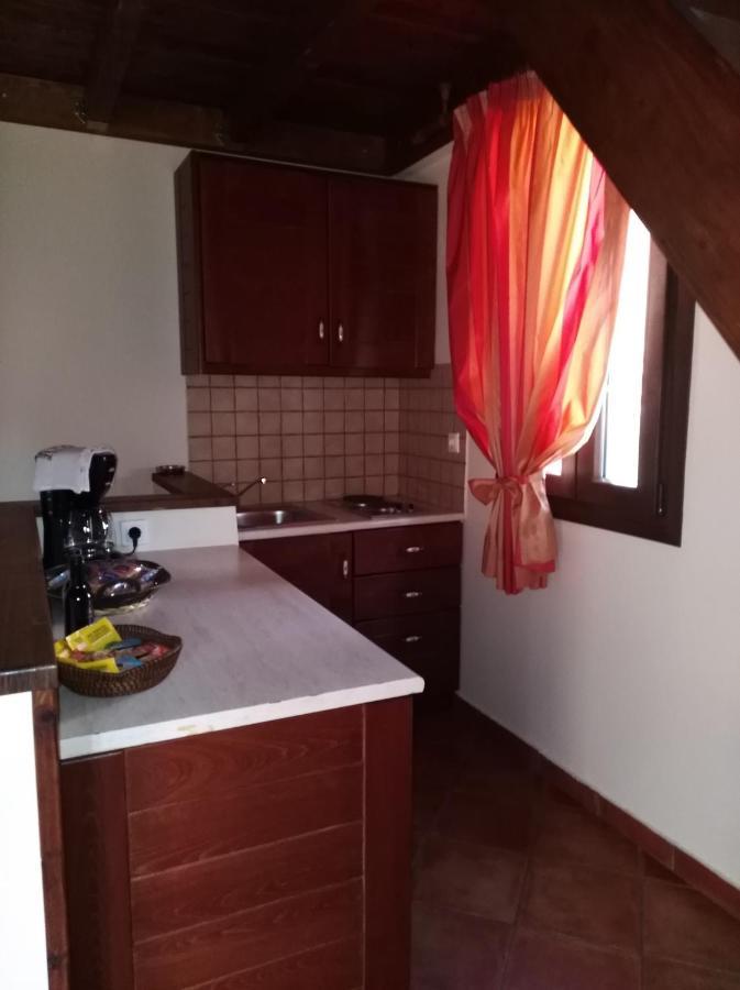 Dryas Guesthouse Polydrossos Bagian luar foto