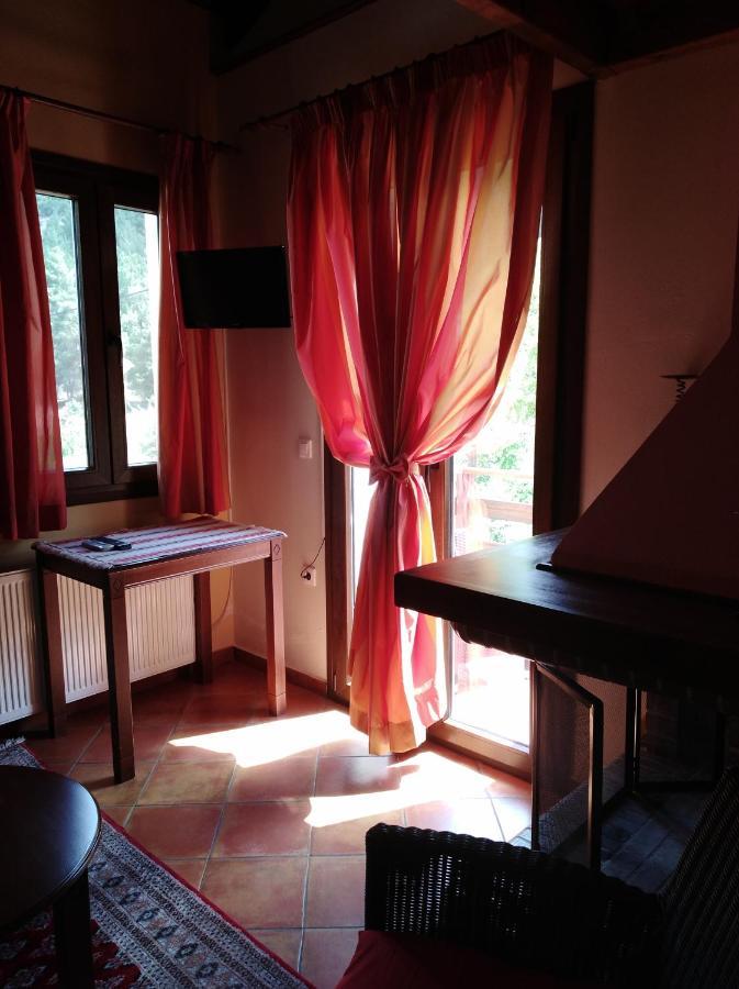 Dryas Guesthouse Polydrossos Bagian luar foto